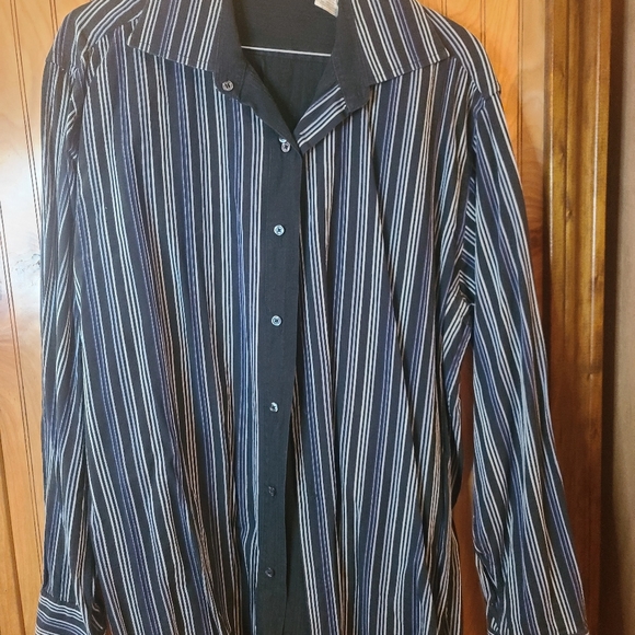 Boys long sleeve button up - Picture 1 of 3